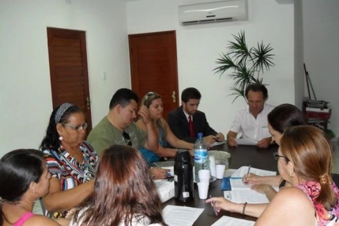 Marcos Santos assume compromisso com Sinteal em favor da educação de Traípu
