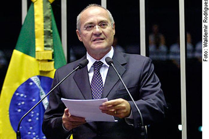 Renan cobra compromisso do Ministério da Fazenda com agricultores endividados