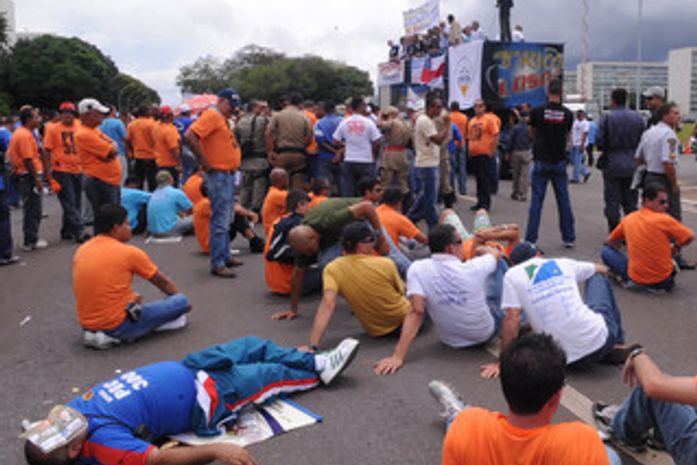 Policiais se reunirão em assembléia para discutir PEC 300