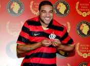 Adriano: \"ela ficou nervosa porque não cheguei na hora que havia marcado\"