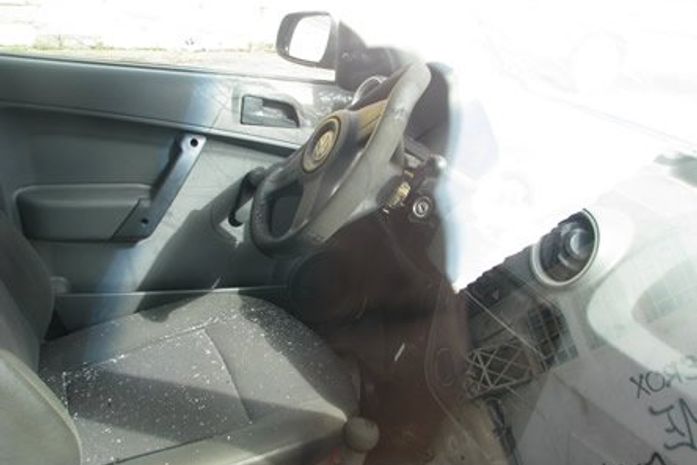 Condutor sofreu ferimentos leves com o forte impacto