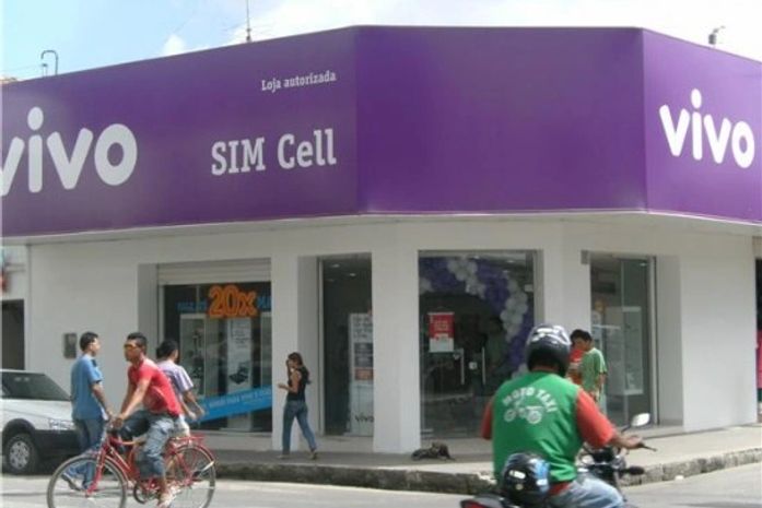 Loja de celular é arrombada durante a madrugada por menores em Arapiraca