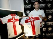 Vasco apresenta terceiro uniforme para 2010