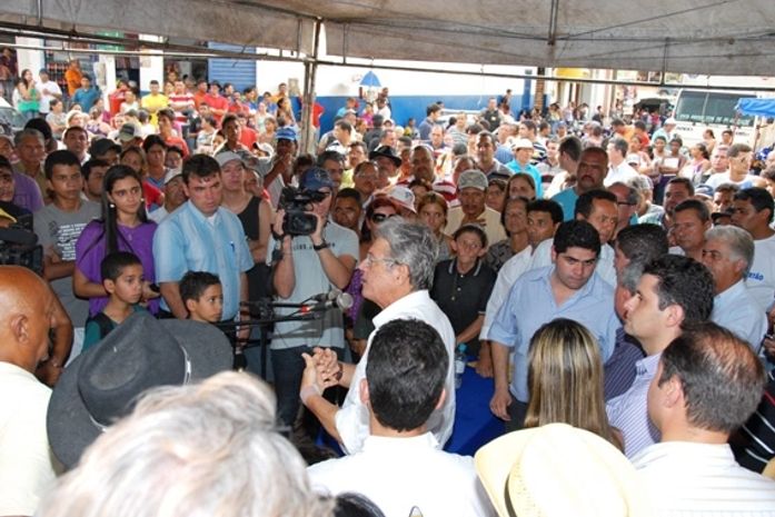 Governo do Estado leva investimentos para sertanejos