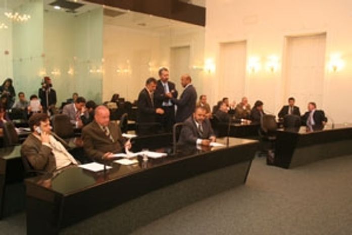 Comissão da ALE deve acompanhar processo de licenciamento de Estaleiro