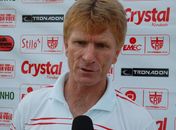 Após três jogos Amauri Knevitz é demitido do comando técnico do CRB