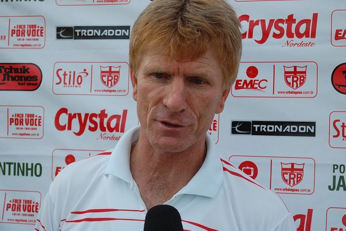 Após três jogos Amauri Knevitz é demitido do comando técnico do CRB