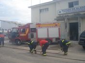 Bombeiros ajudaram a apagar o fogo