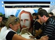 Emoção e dor no enterro de crianças mortas em Santana do Ipanema