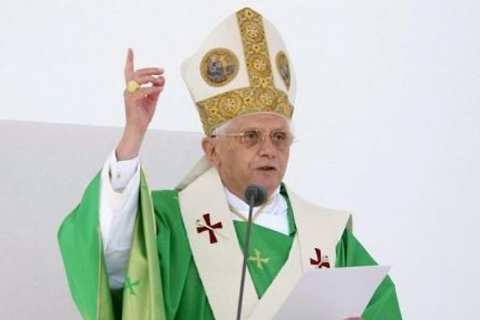 Ataques ao papa por pedofilia são "obra do Satanás", diz exorcista