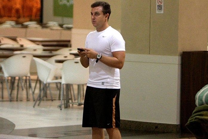 Famosos lamentam morte de Armando Nogueira no twitter