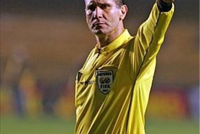 CBF confirma árbitro paulista para comandar Vasco x ASA