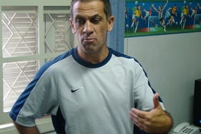 Técnico Celso Teixeira, atual técnico do CRB