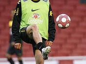 CBF autoriza atletas a usarem Twitter na Copa, diz jornal