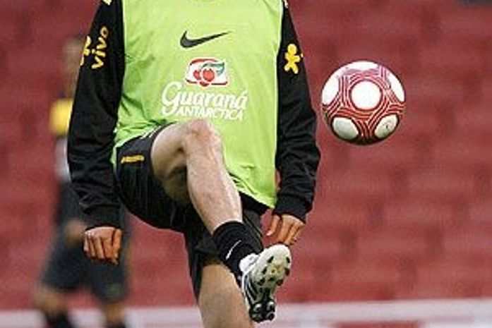 CBF autoriza atletas a usarem Twitter na Copa, diz jornal