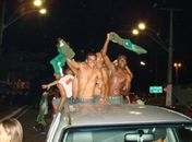 Jogadores comemoram nas ruas da cidade