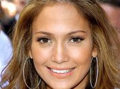 JLo agradece fãs brasileiros, mas escorrega no português