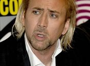 Loiro: Nicolas Cage aparece com madeixas tingidas