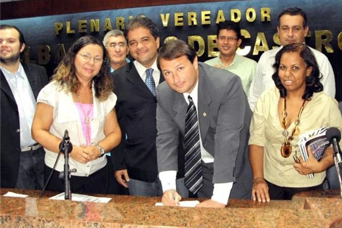 Câmara promulga lei sobre contratação de jornalista diplomado
