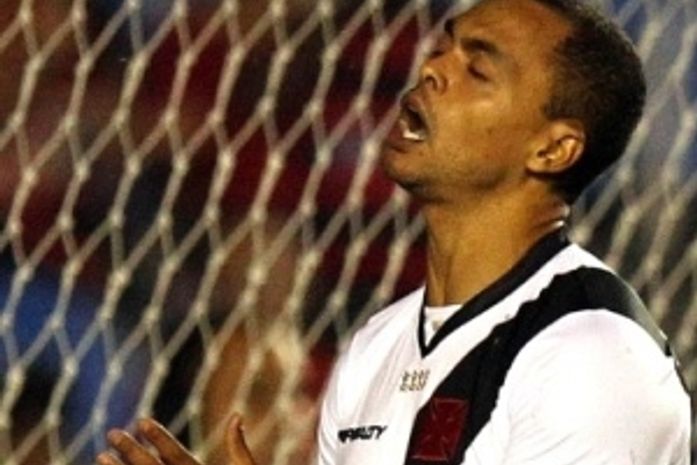 Após trauma contra o Fla, Dodô não vai cobrar pênalti na semifinal