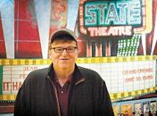 Michael Moore, que compara EUA a Império Romano em novo filme para culpar ganância pelos problemas do país