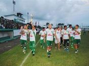 Murici recebe o troféu de campeão do turnão