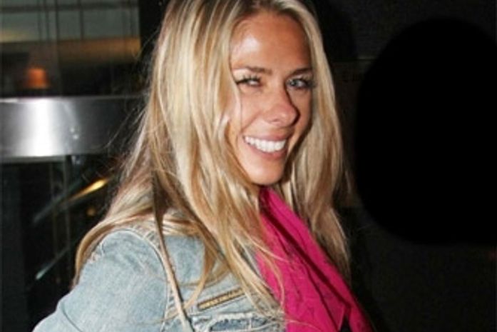 Adriane Galisteu comemora 37 anos com viagem romântica