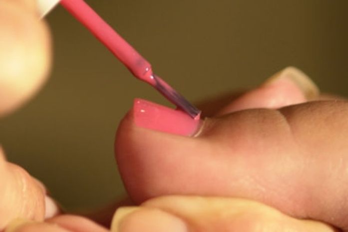 Especialistas dão dicas para manter unhas pintadas