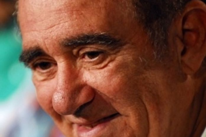 Renato Aragão vai ao hospital após tombo durante a gravação