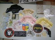 Material apreendido na casa do acusado