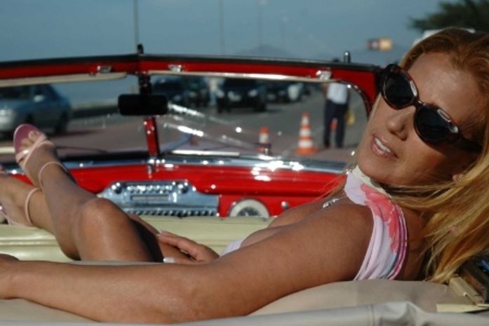 “Quero continuar dançando até os cem anos”, diz Rita Cadillac