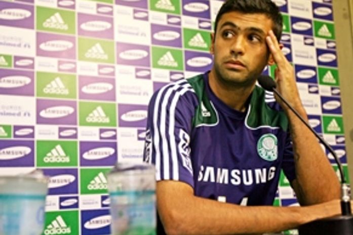 VÍDEO:Danilo pede desculpas a Manoel e se diz 'bode expiatório' do Atlético-PR