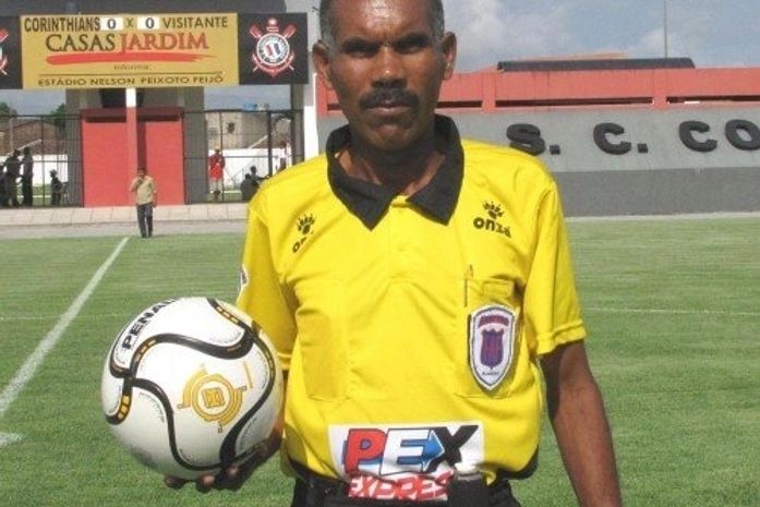 Árbitro Elias Santos Filho