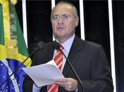 Renan diz que interesses eleitoreiros paralisam votação de piso para policiais e bombeiros