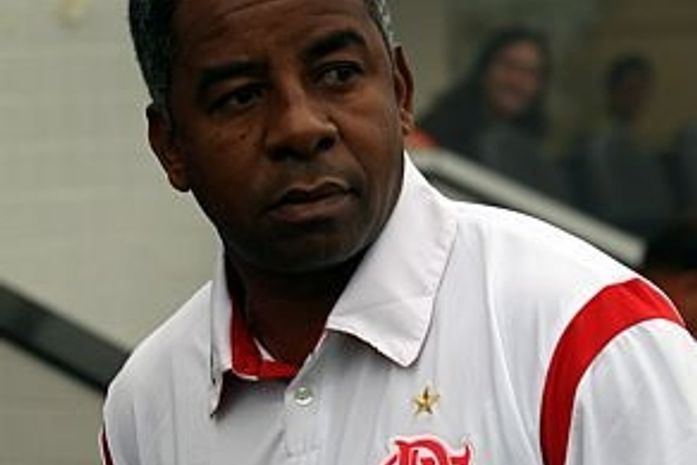 VÍDEO:Escalação de Petkovic pode custar o cargo de Andrade no Fla