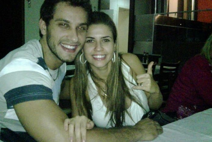 Fotos levantam suspeita de que Cacau e Eliéser estariam usando alianças