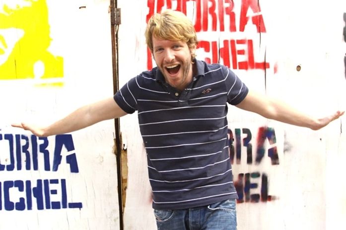 Michel na parede pichada pelos colegas de trabalho que criaram o blog 'Porra, Michel'