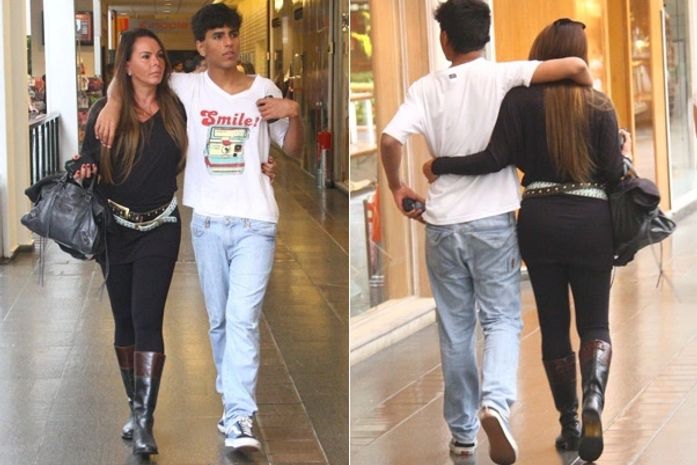 Após polêmica com a justiça, Cristina Mortágua passeia abraçada com filho