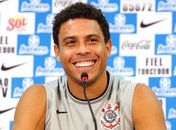 Torcida faz oferta para ex-BBB receber Ronaldo como drag queen