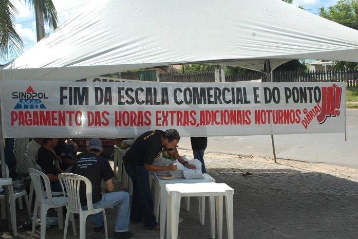 Protesto de policiais é para pagamento de horas-extras