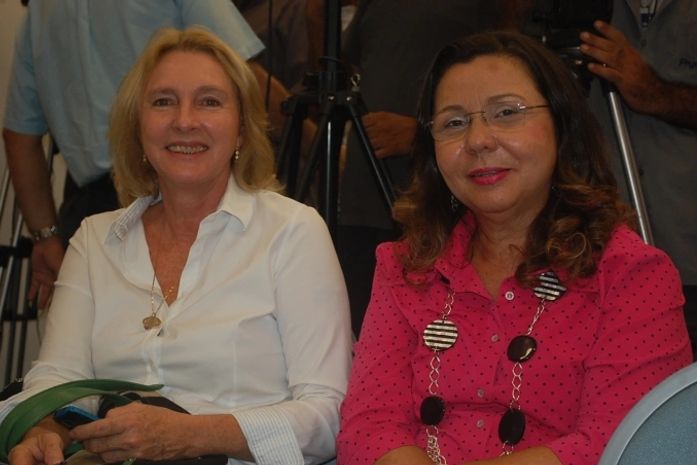PSB: Kátia Born e Tereza Nelma estiveram presente na solenidade