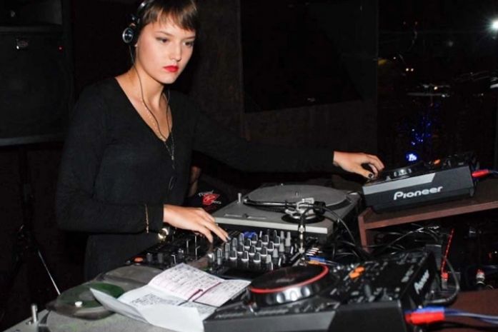 Mulher: Mallu Magalhães deixa de lado o visual de menina