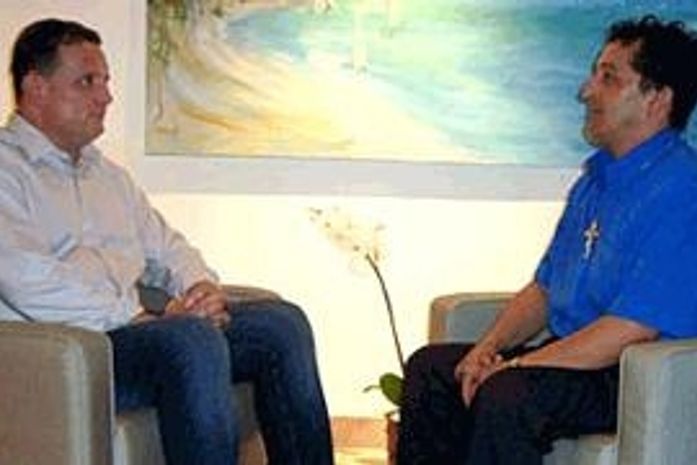 Vídeo: Padre Edilson diz que também foi abusado sexualmente com 12 anos
