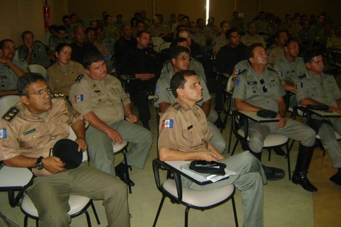 CPC realiza palestras para melhor atendimento da população