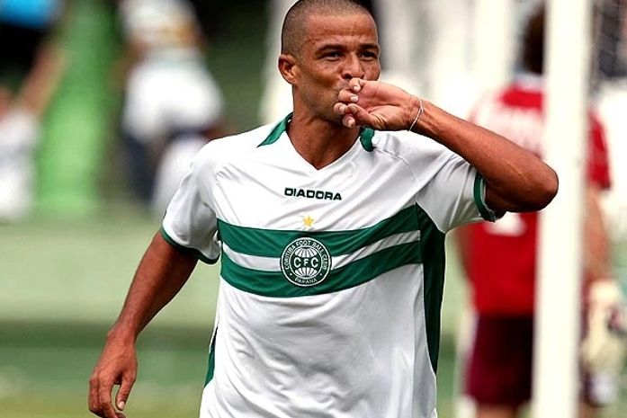 Série B: Adversário do ASA contrata 12 e Marcos Tamandaré está na lista