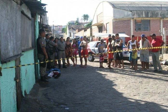 Partida de baralho termina com morte na cidade de Penedo