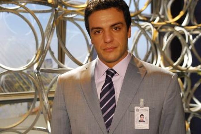 Rodrigo Lombardi fica nervoso em atuar com Fernanda Montenegro