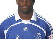 Vasco aguarda liberação do Schalke para anunciar Zé Roberto