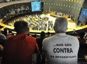 Com voto de sete deputados alagoanos aumento de 7,71% para aposentados é aprovado