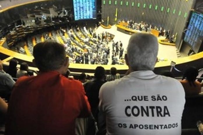 Com voto de sete deputados alagoanos aumento de 7,71% para aposentados é aprovado